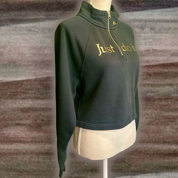 Nike Sportswear ‘Funnel-Neck 1/2 Zip Sweater’ in Black & Gold Size XS - Picture 15 of 16